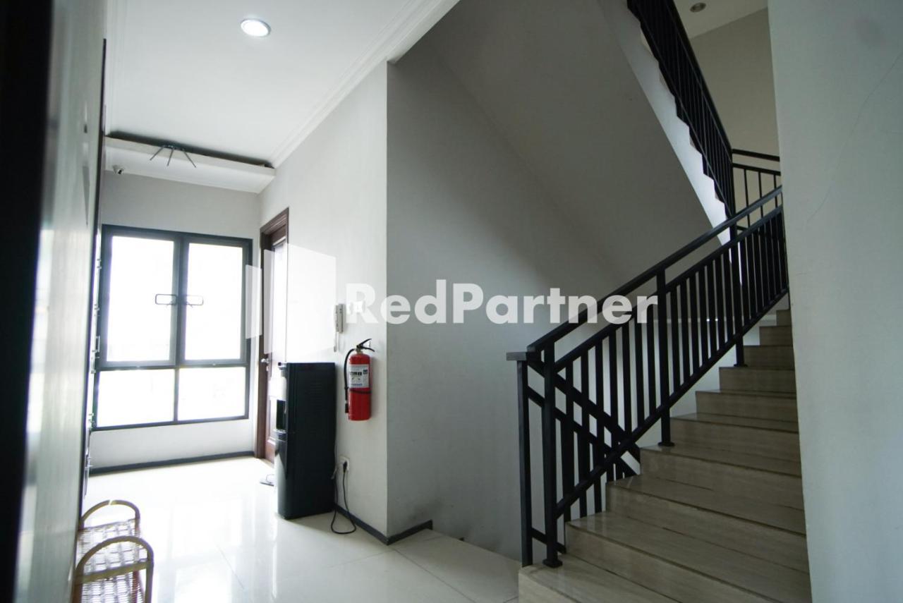 雅加达 Toba Mansion Syariah Near Benhil Redpartner酒店 外观 照片