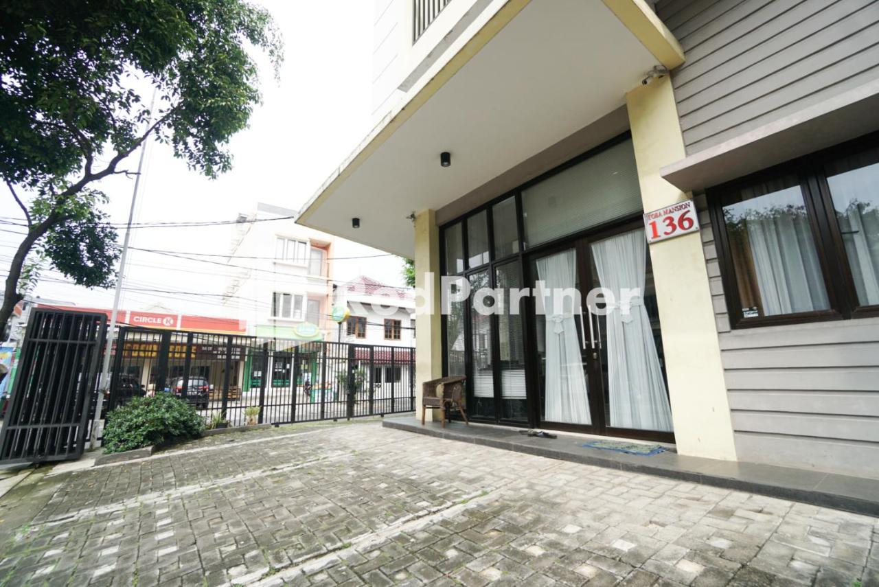 雅加达 Toba Mansion Syariah Near Benhil Redpartner酒店 外观 照片