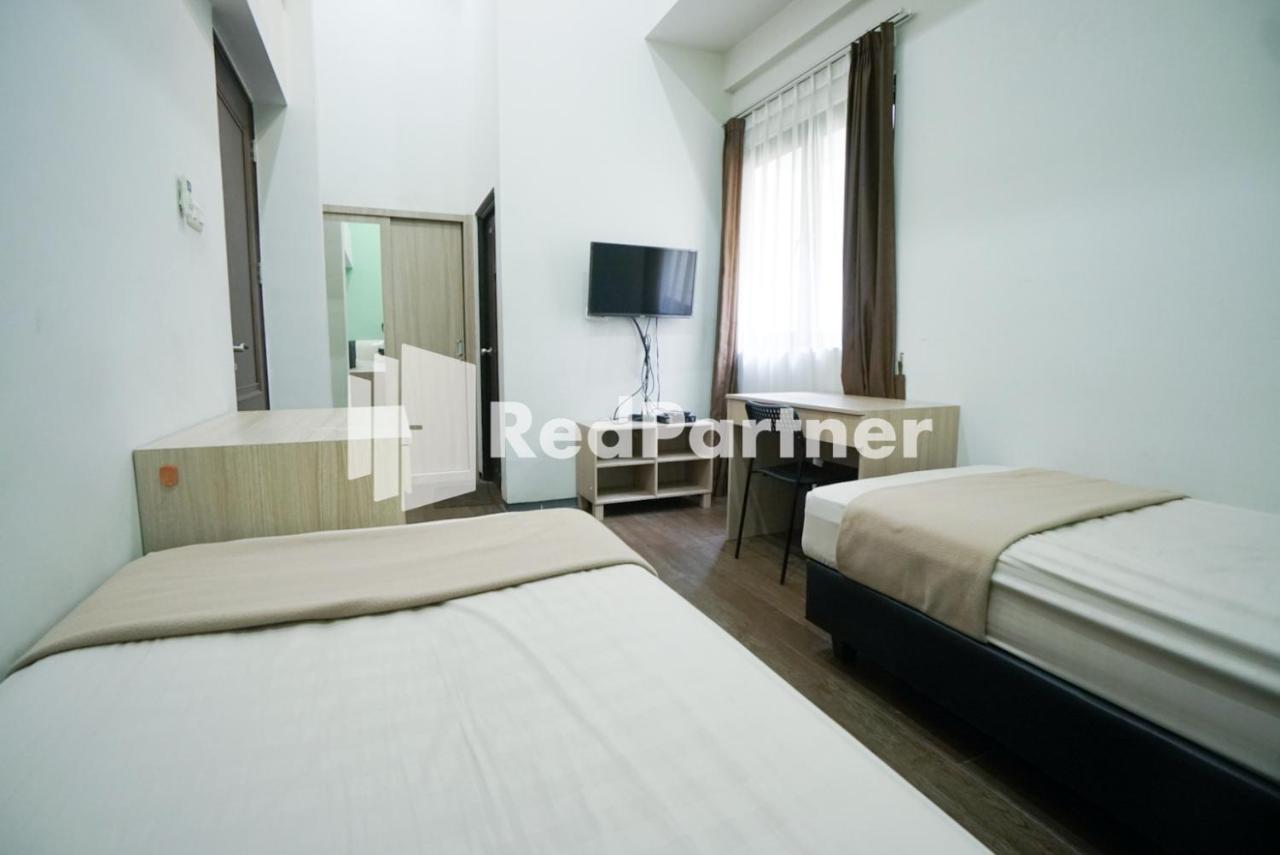 雅加达 Toba Mansion Syariah Near Benhil Redpartner酒店 外观 照片