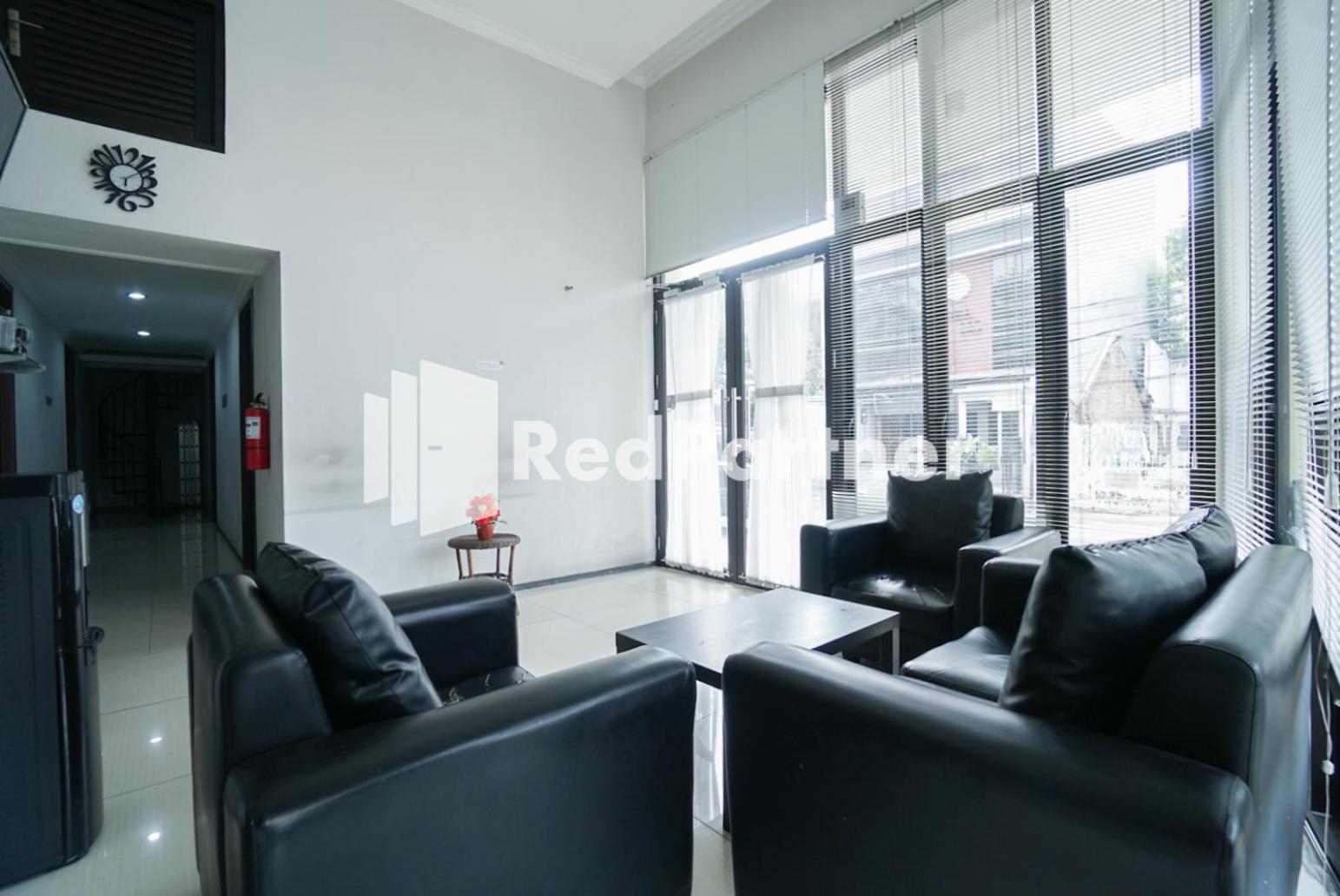 雅加达 Toba Mansion Syariah Near Benhil Redpartner酒店 外观 照片