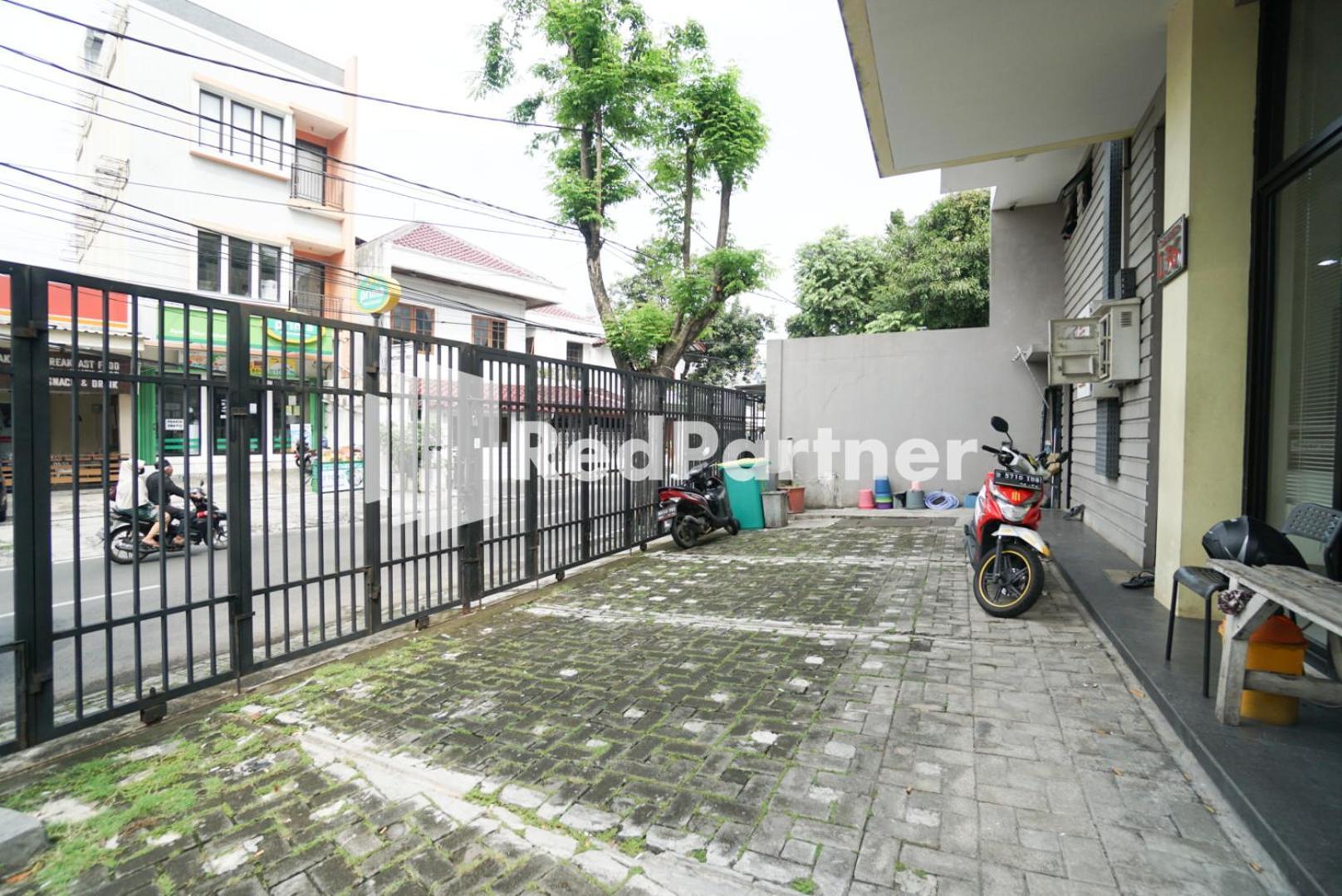 雅加达 Toba Mansion Syariah Near Benhil Redpartner酒店 外观 照片